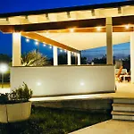 Riro Villa